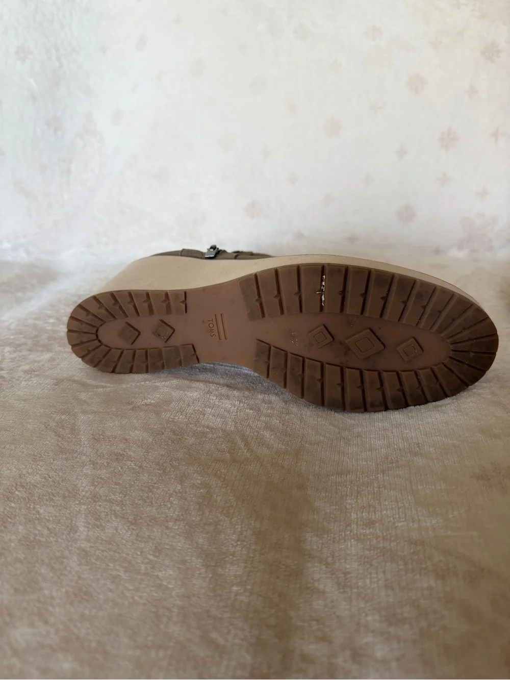 Toms stylish taupe